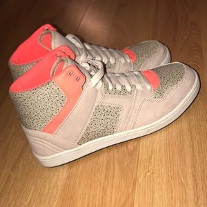 Almost New DEENA & OZZY High Top Sneakers